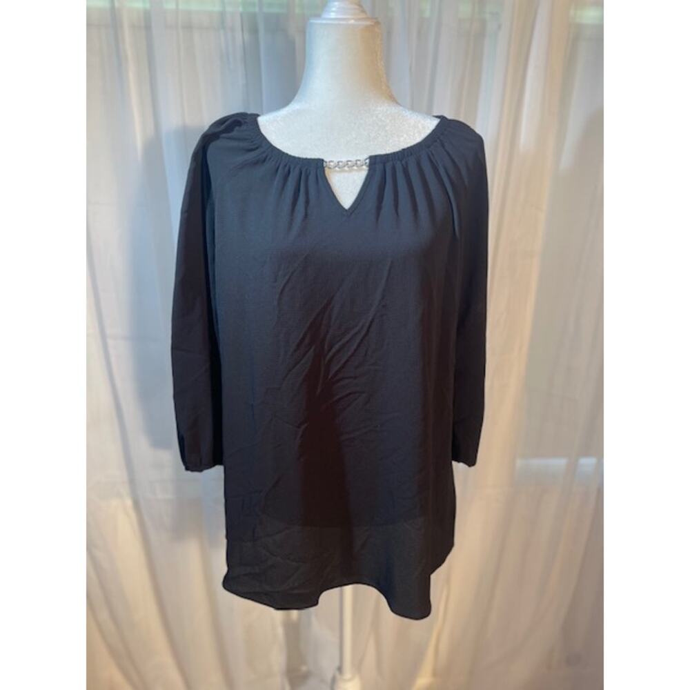 Sami & Jo Size Large Black Pullover Blouse with Front Chain Neckline Detail